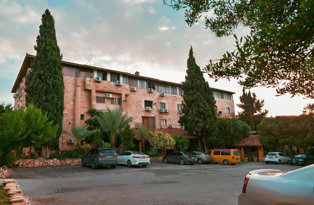 إربد Al Joude Hotel المظهر الخارجي الصورة
